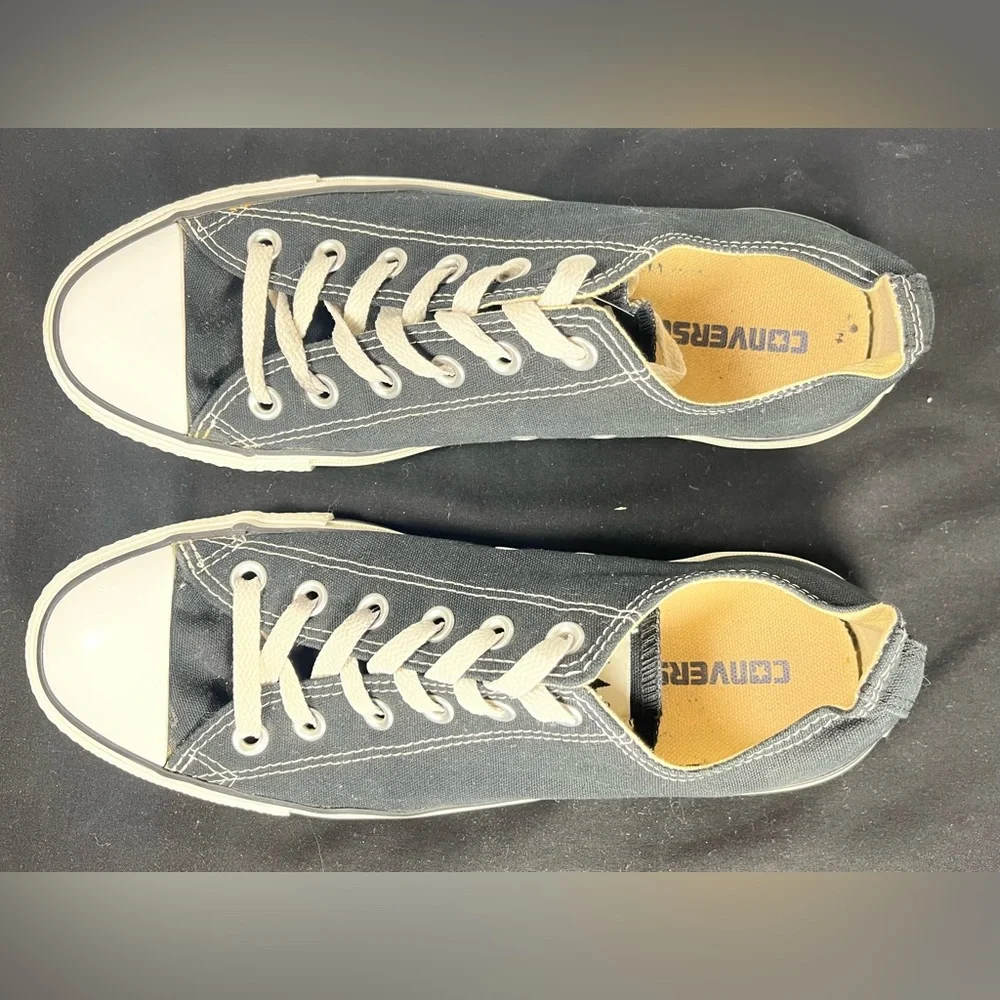 Converse Low Tops Shoes - Black & White - Women’s Size 10 & Men’s Size 8 - Picture 2 of 10